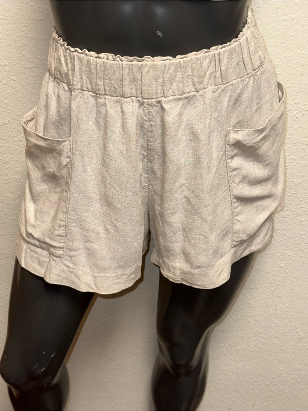 H&M Beige Linen-Blend Elastic Waist Women’s Shorts